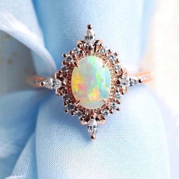¥ NEW ROSE GOLD FIRE OPAL RHINESTONE RING - Picture 2 of 5